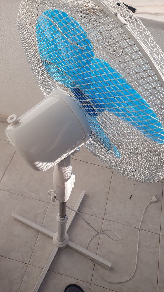 Ventilado de Pé (3 velocidades)