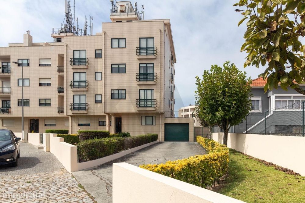 T2+1 ao centro de Valadares, com terraço, elevador e garagem fechada