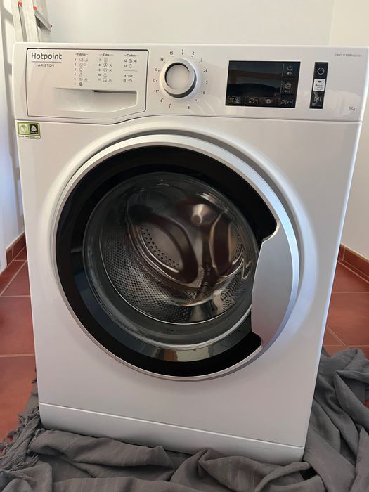 Máquina de lavar roupa Hotpoint Ariston 8kg 1200rpm
