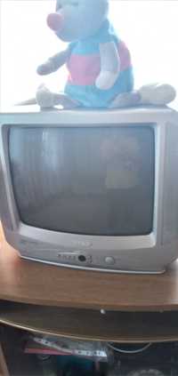 Телевизор цветной 36×22 в рабочем состоянии