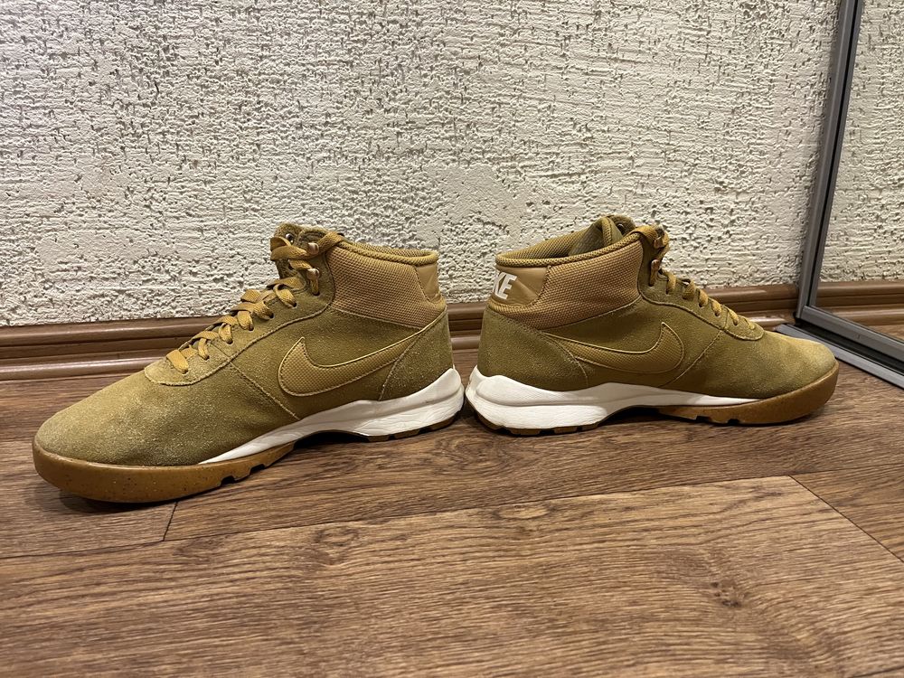 Nike Hoodland Suede