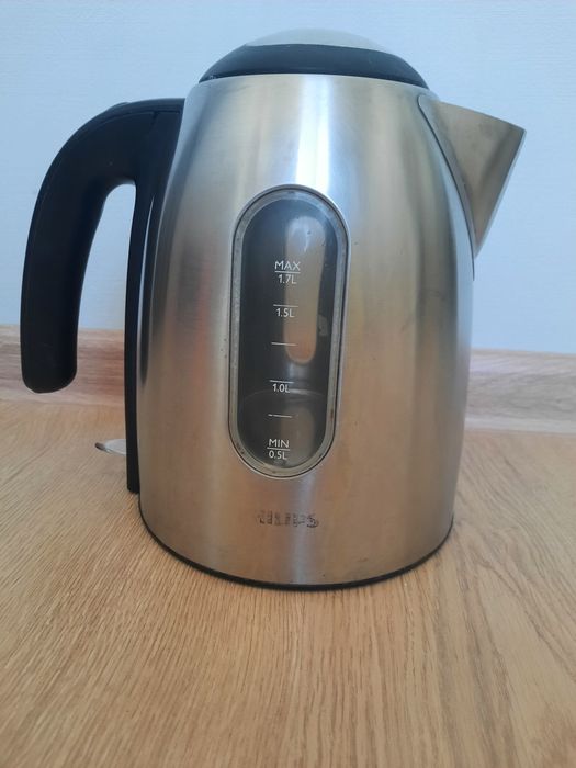 Продам электрочайник филипс