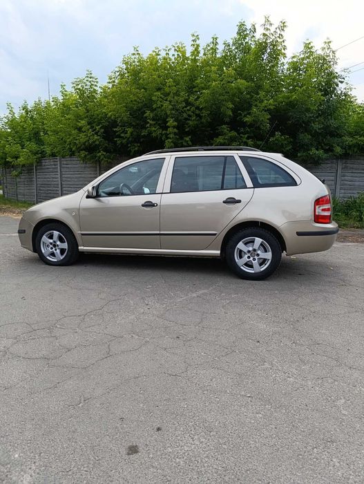 Продам власний автомобіль.