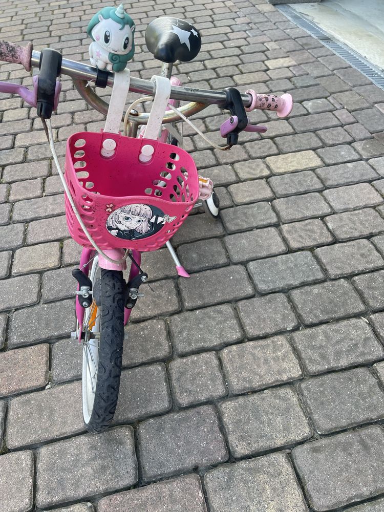 Mały rowerek dla dziewczynki