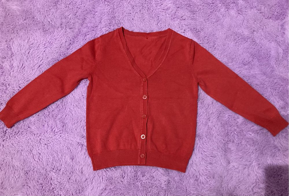 Sweterek dziewczęcy na 4-5 lat