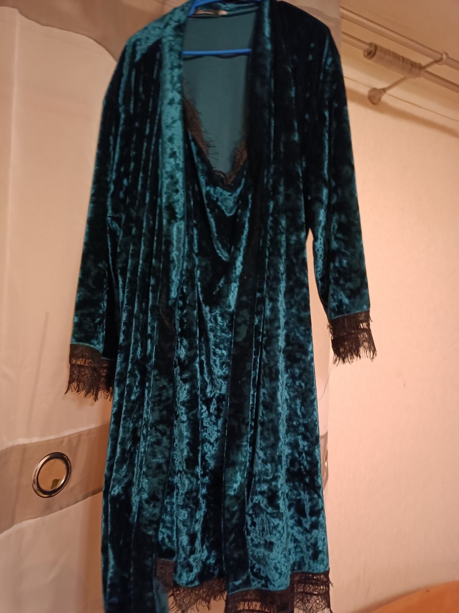 Комплект Жіночий халатик з нічною сорочкою