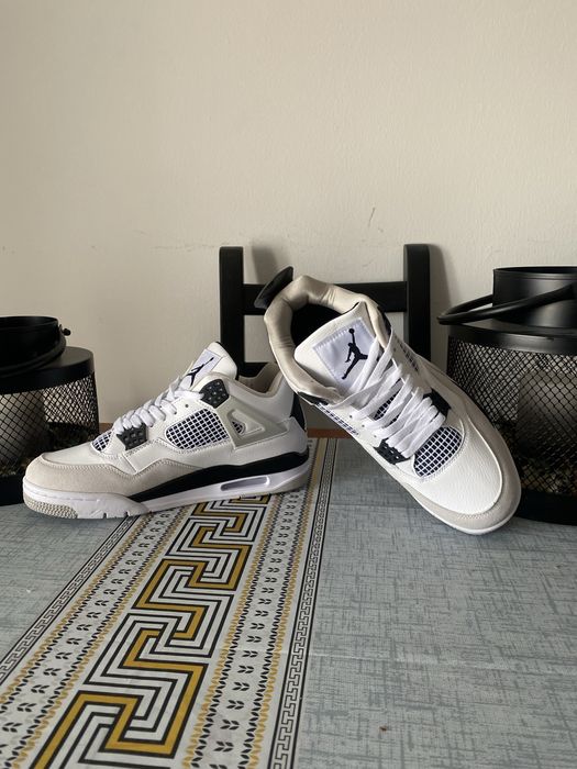 Jordan4 brancos e pretos 41
