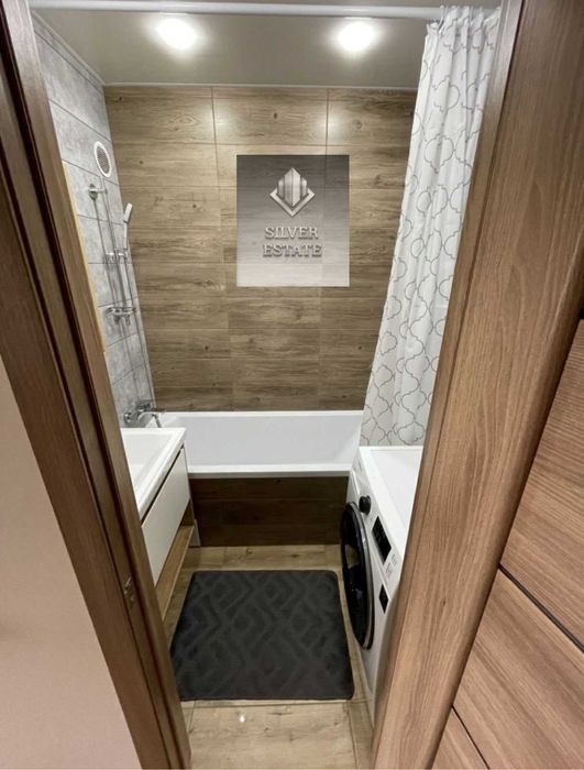 Продається 3х кімнатна квартира по Автозаводській.