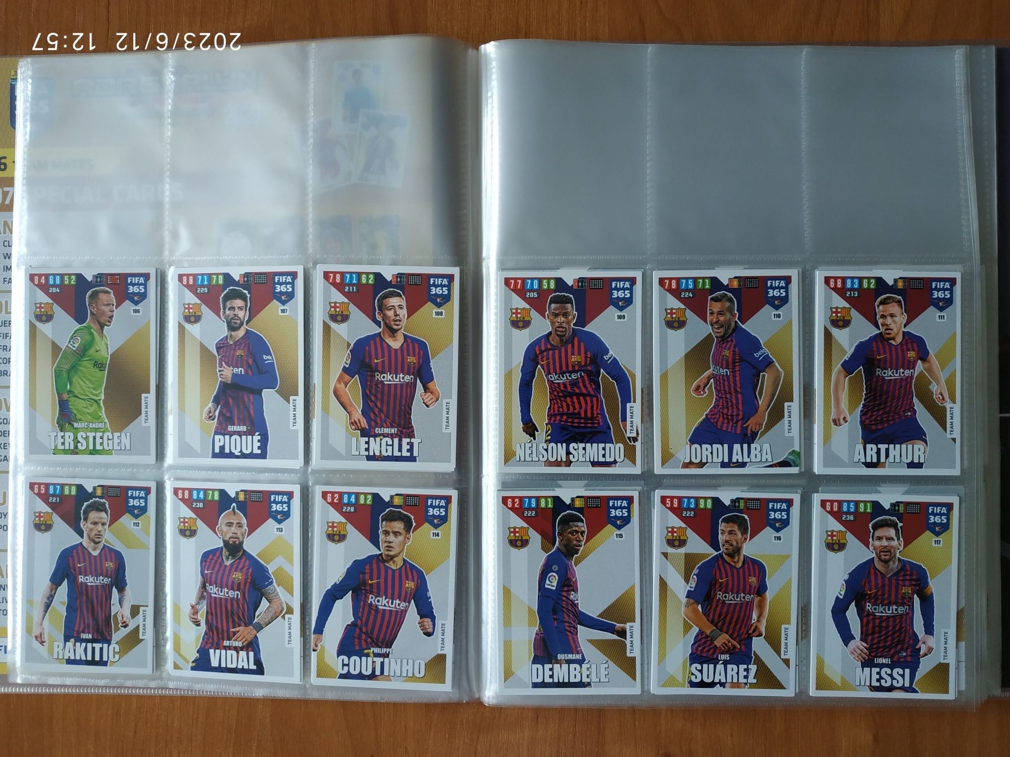 Panini FIFA 365, 2020 zestaw - album plus 210 kart (Messi, Mbappe)