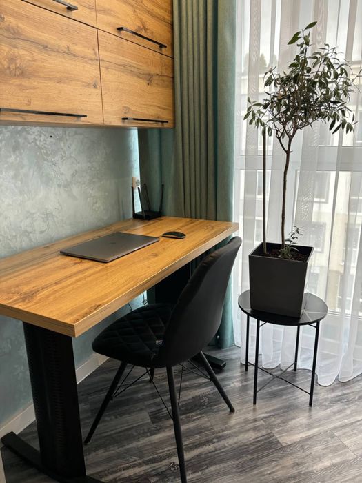 2-кімнатна з кухнею-вітальнею! Гарний ремонт!