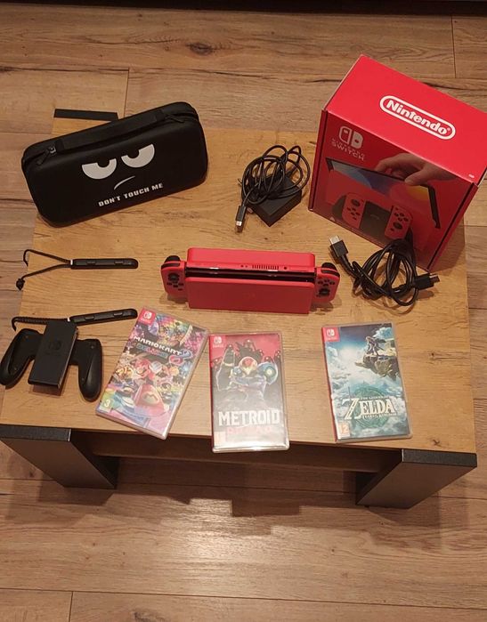 Nintedo swich  oled mario red edition