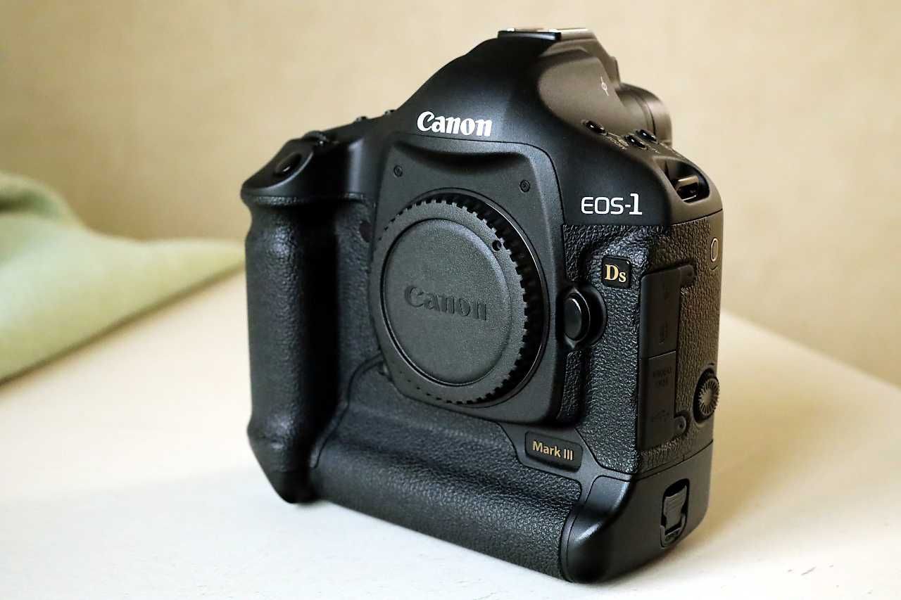 Професійна Canon 1Ds Mark III, повний кадр, ідеальний стан, 15к пробіг