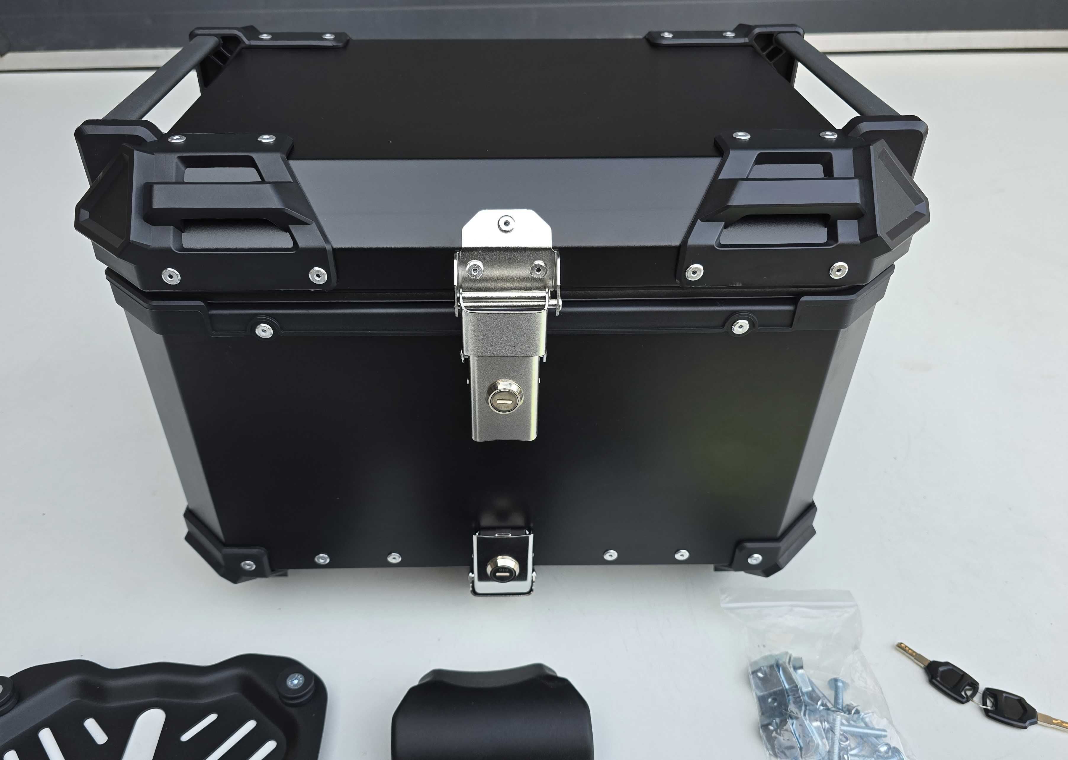 KUFER CENTRALNY Motocyklowy ALUMINIOWY Czarny  50L +Płyta +Oparcie