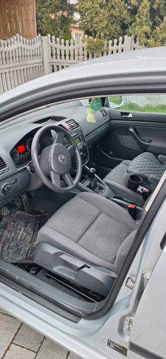 Golf 5 2003 rok 1.6 benzyna