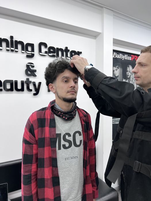 Стрижка чоловіча (мужская) / гоління / оформлення бороди і вусів