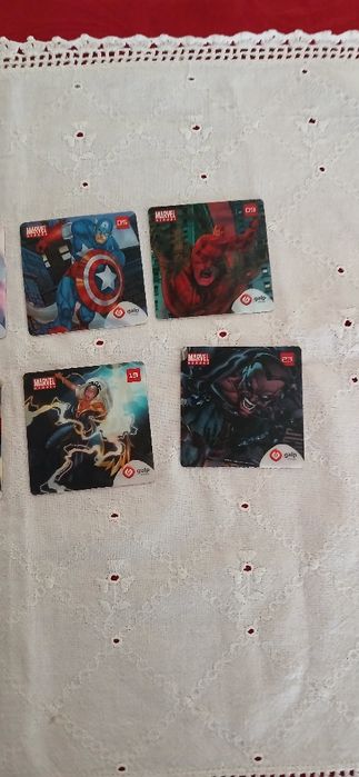 Cromos holográficos da Marvel