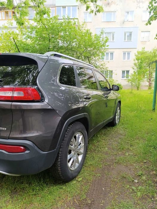 Jeep Cherokee 4x4 limited 2.4 2015 рік