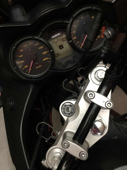 Suzuki V Strom DL 650 top case givi
