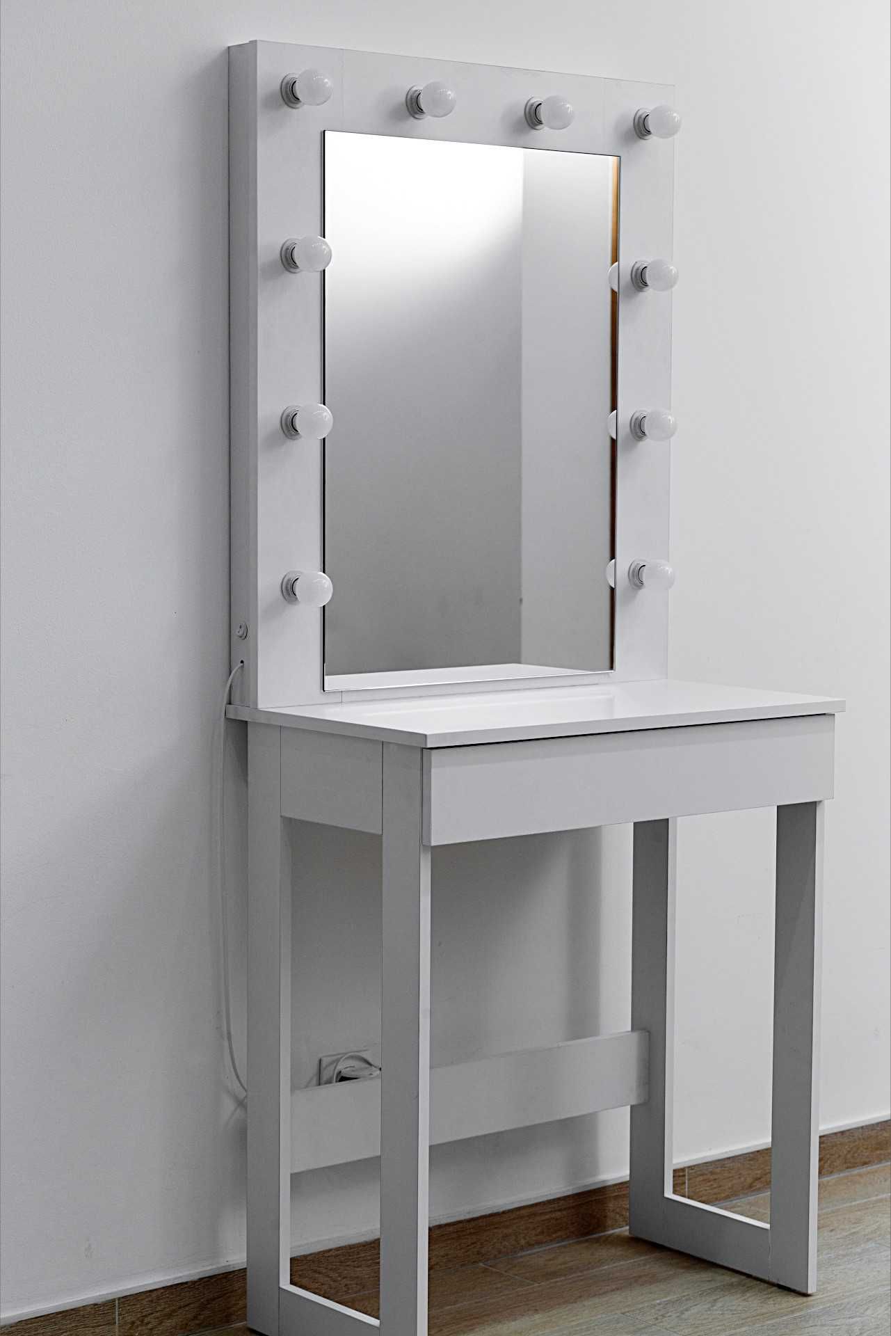 Гримерный туалетный будуарный макияжный дамский столик трюмо и зеркало
