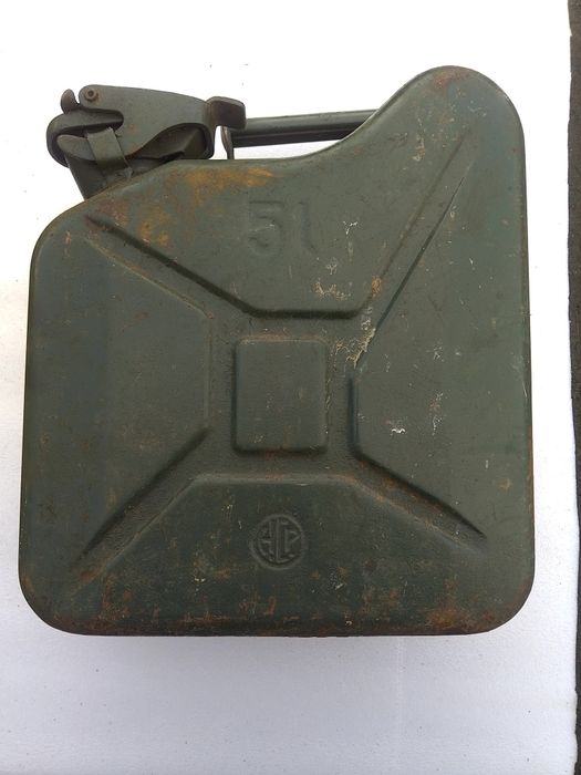 Kanister 5 litrów, szczelny, stan bdb