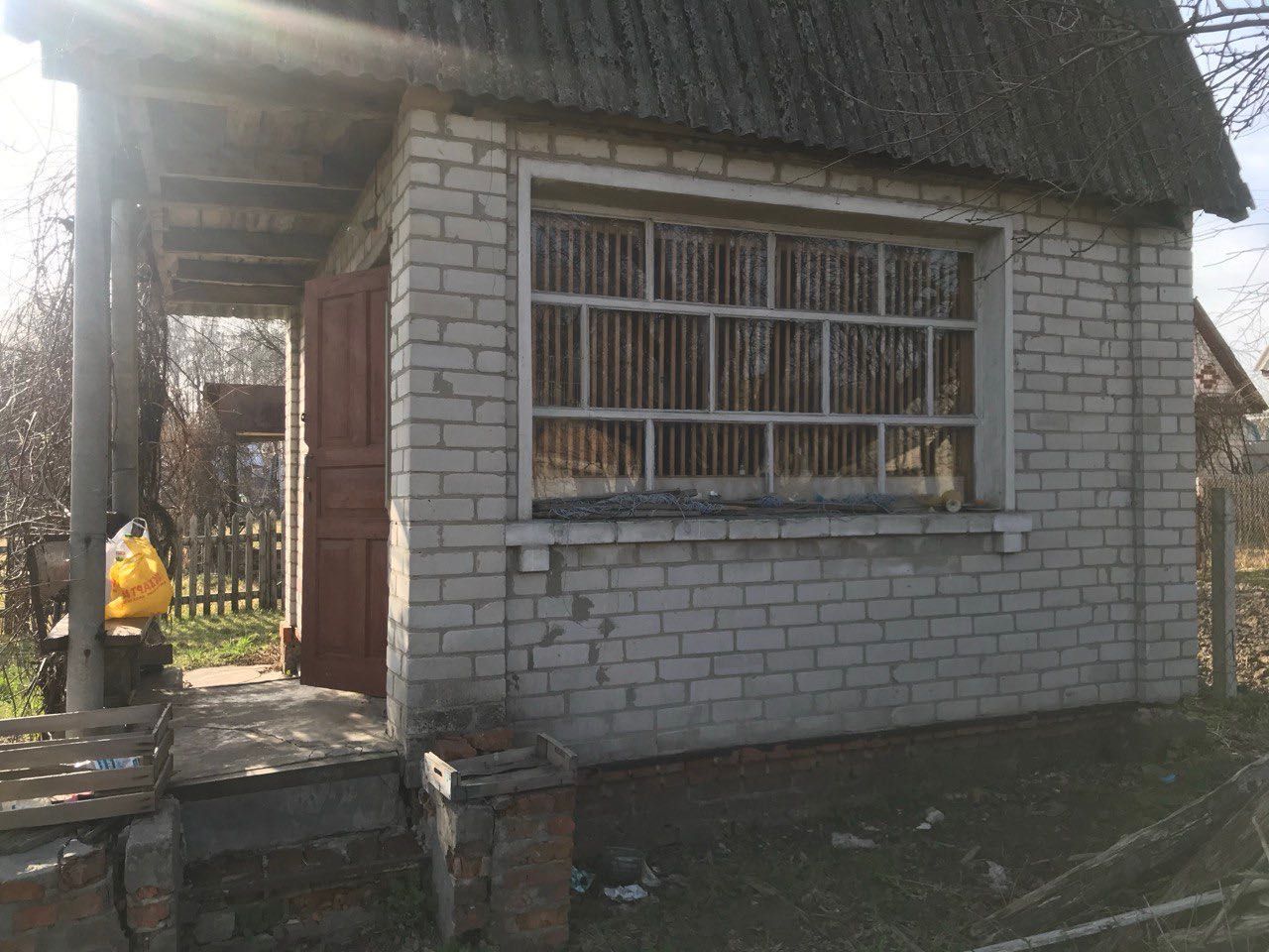 Продаж дачного 2 поверхового будинку с землею