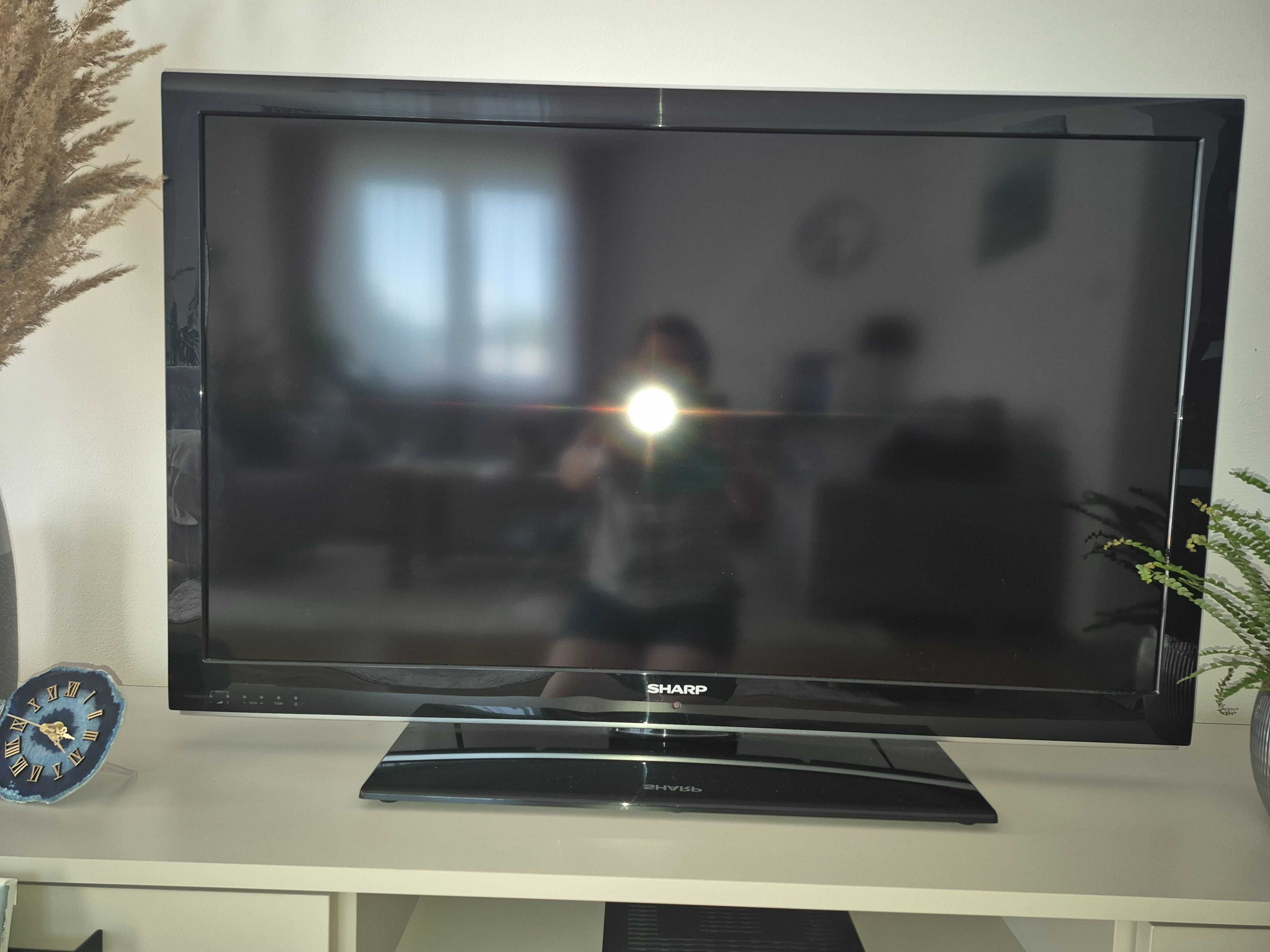 Telewizor LCD Sharp 42 cali