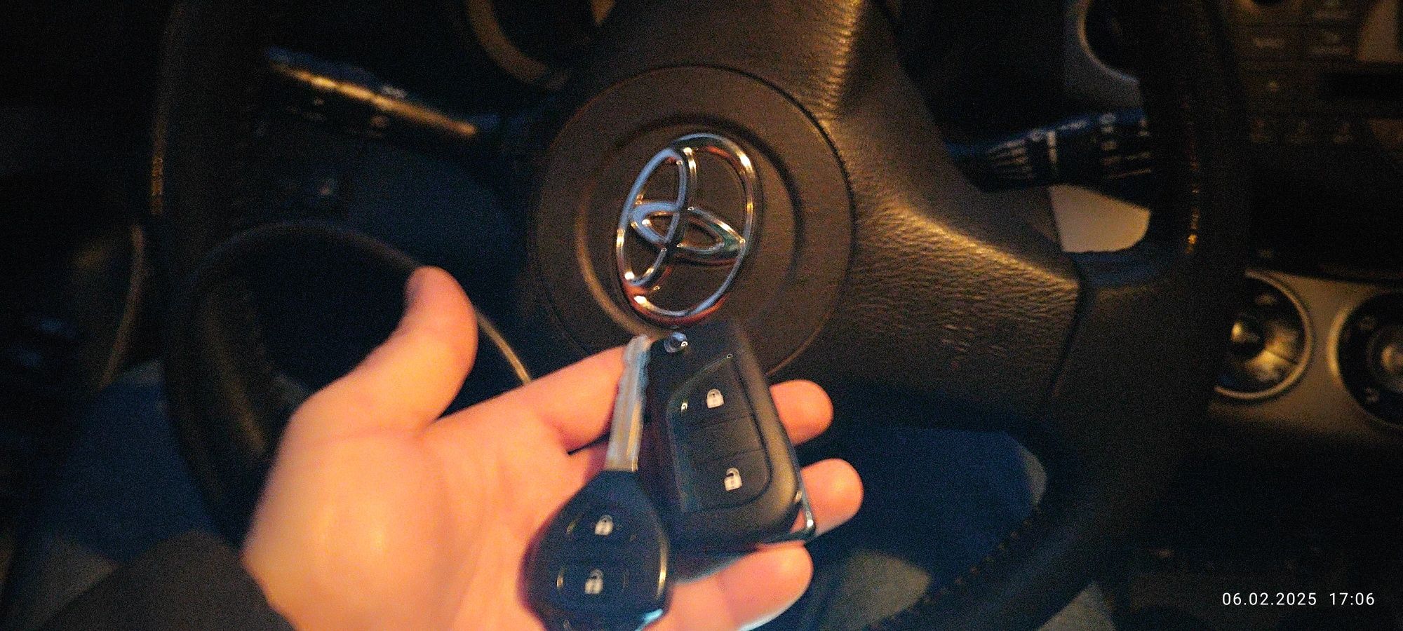 Изготовление автомобильных ключей. Пульты для ворот и шлагбаума.