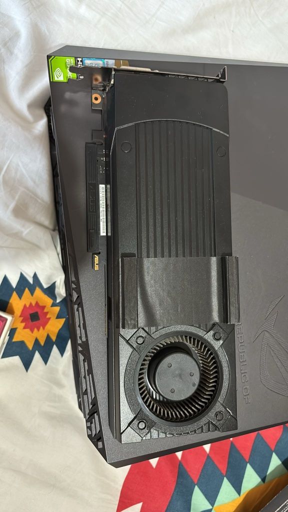 PC Asus Republic of gamers