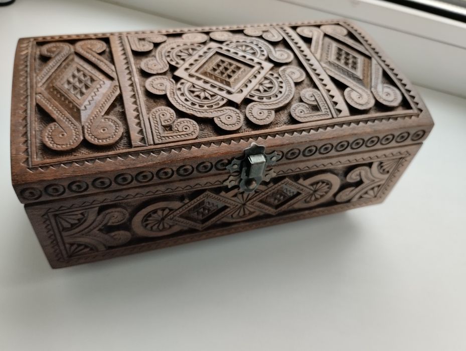 Шкатулка из дерева ручной работы 21 х 11 х 11 см.