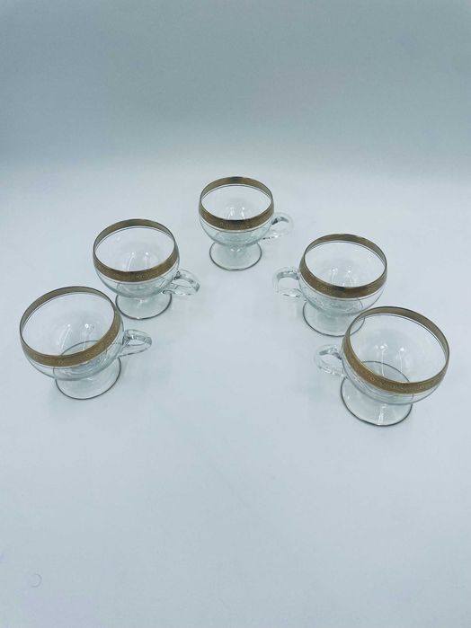 Komplet 5 szklanek na nóżce ze złoconym rantem