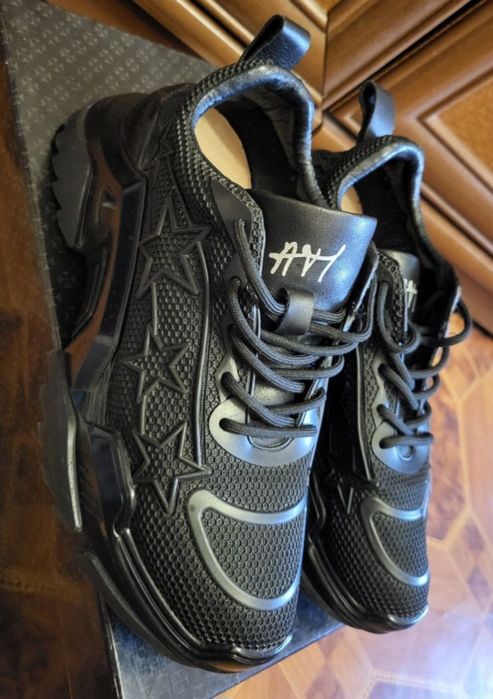 Продам кроссовки LAU