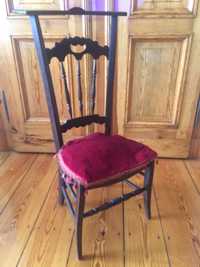 Krzesło stare ozdobne