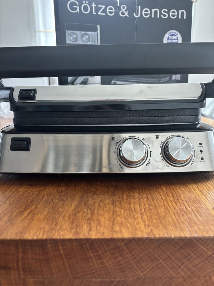 Grill wlektryczny Götze & Jensen GL801X