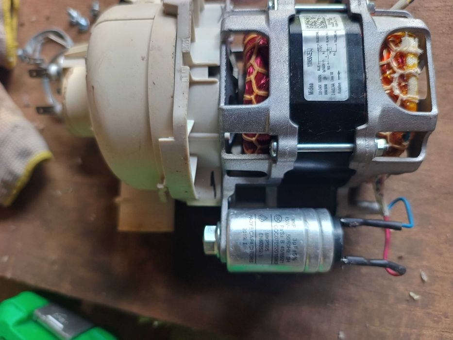 Запчастини до вбудованої посудомийки  CANDY CDI 1L949