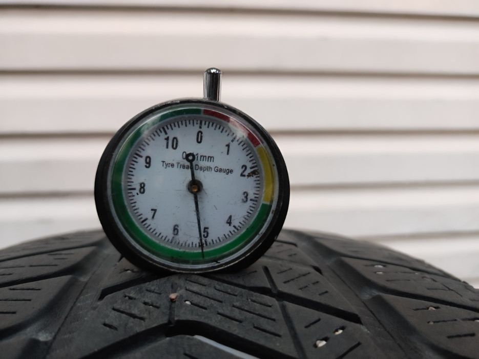 225.60.17 komplet opon zimowych Pirelli