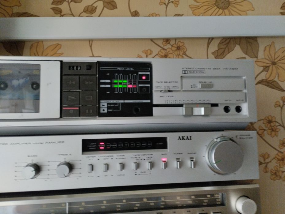 AKAI  АМ -U22 усилитель