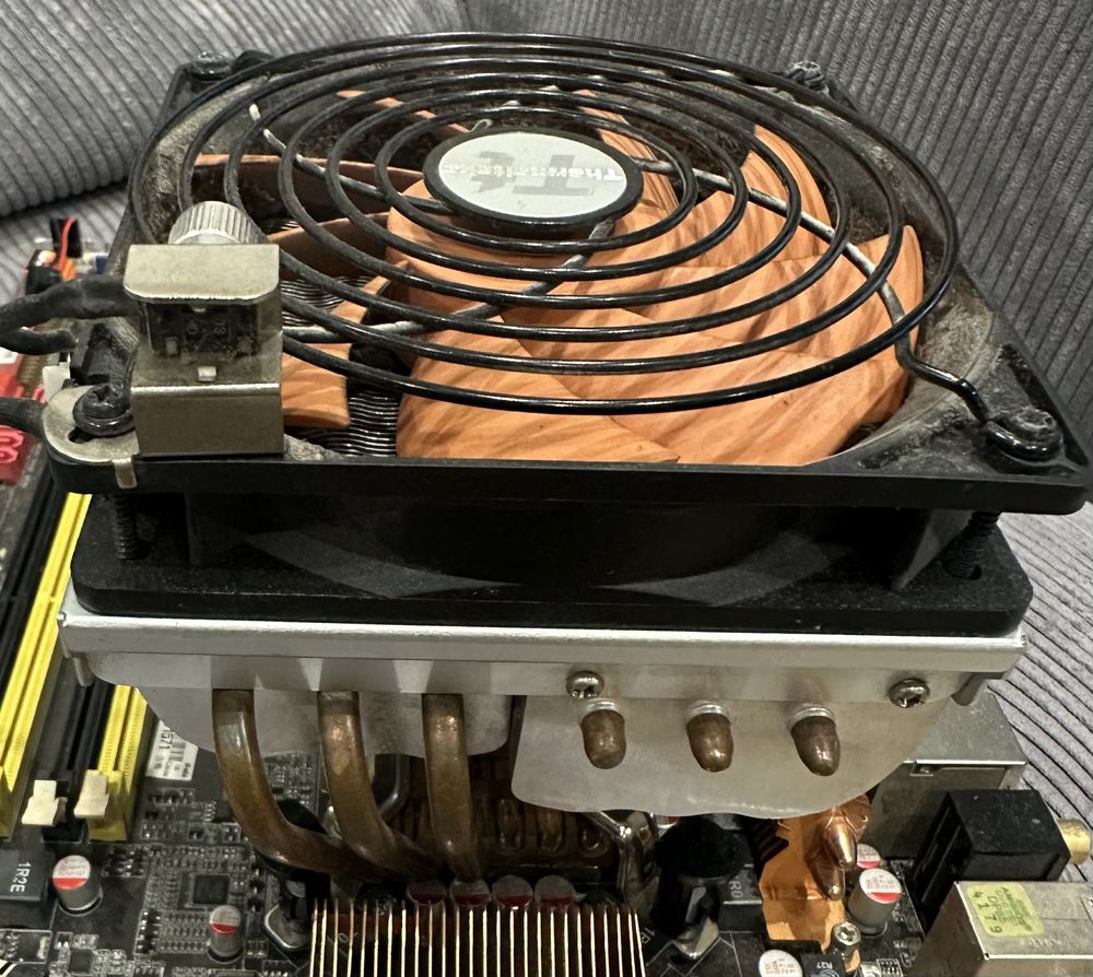 Кулер під LGA775 Thermaltake Big Typhoon