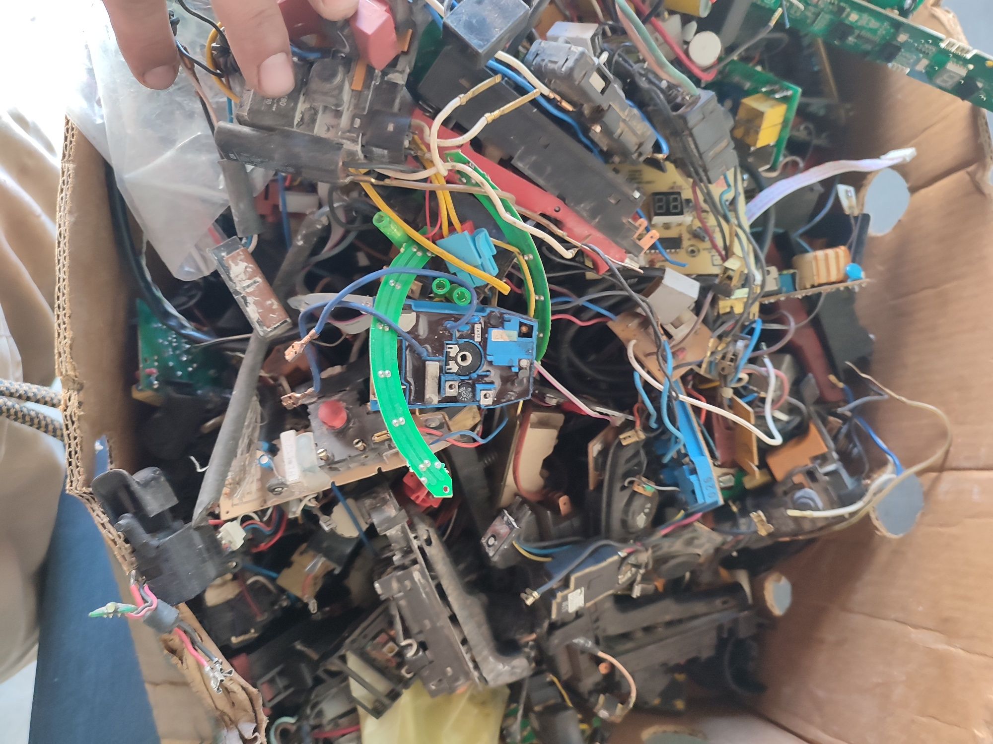 Stara elektronika płytki włączniki złom PRL UNITRA Radmor