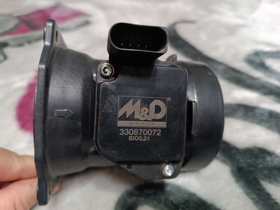 ДМРВ, датчик массового расхода воздуха (VW Passat, Audi)