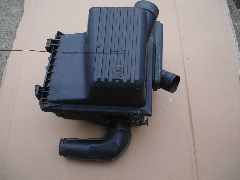 Корпус воздушного фільтра Гольф 3