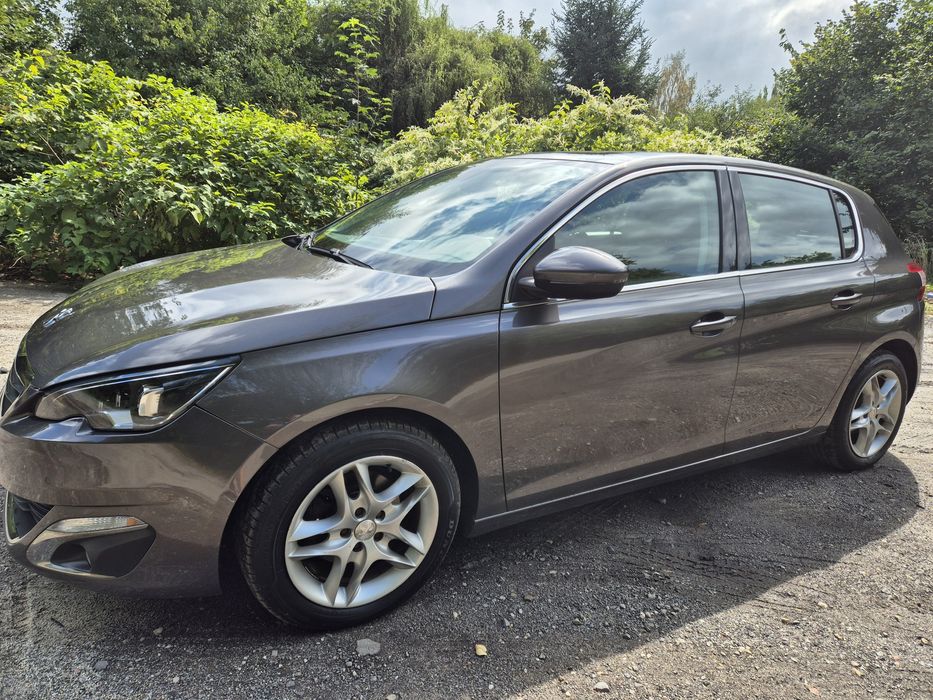 Peugeot 308 1.2 T9 2015