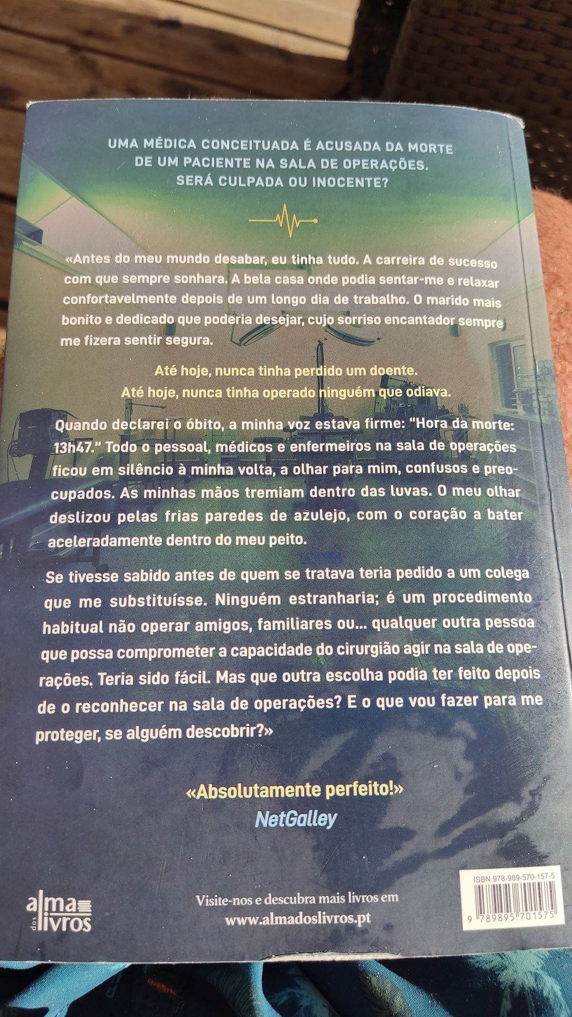 A Cirurgiã, de Leslie Wolfe