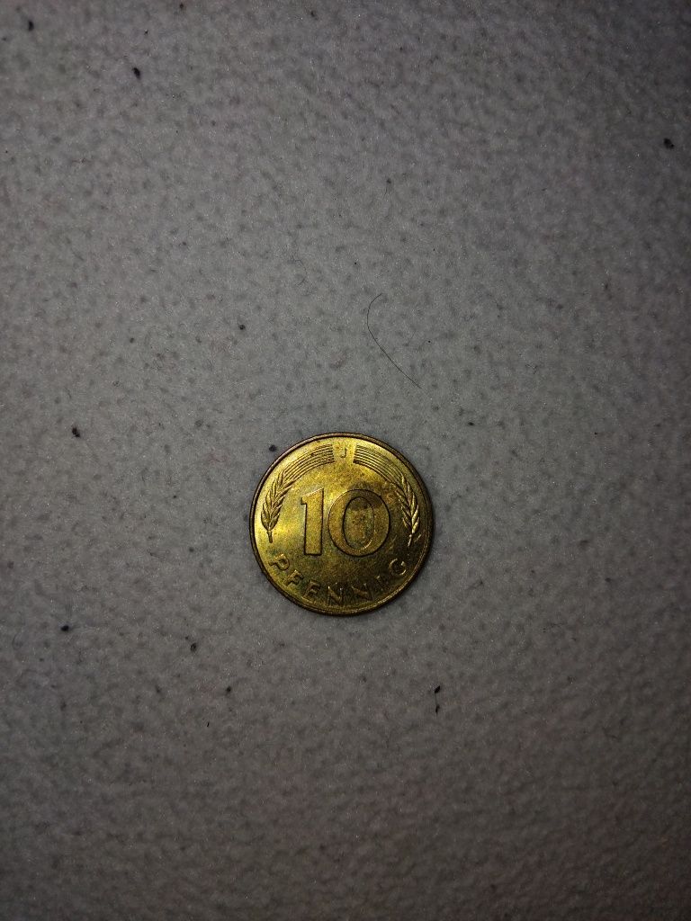 Moeda de 10 PFENNIG e uma moeda de 20