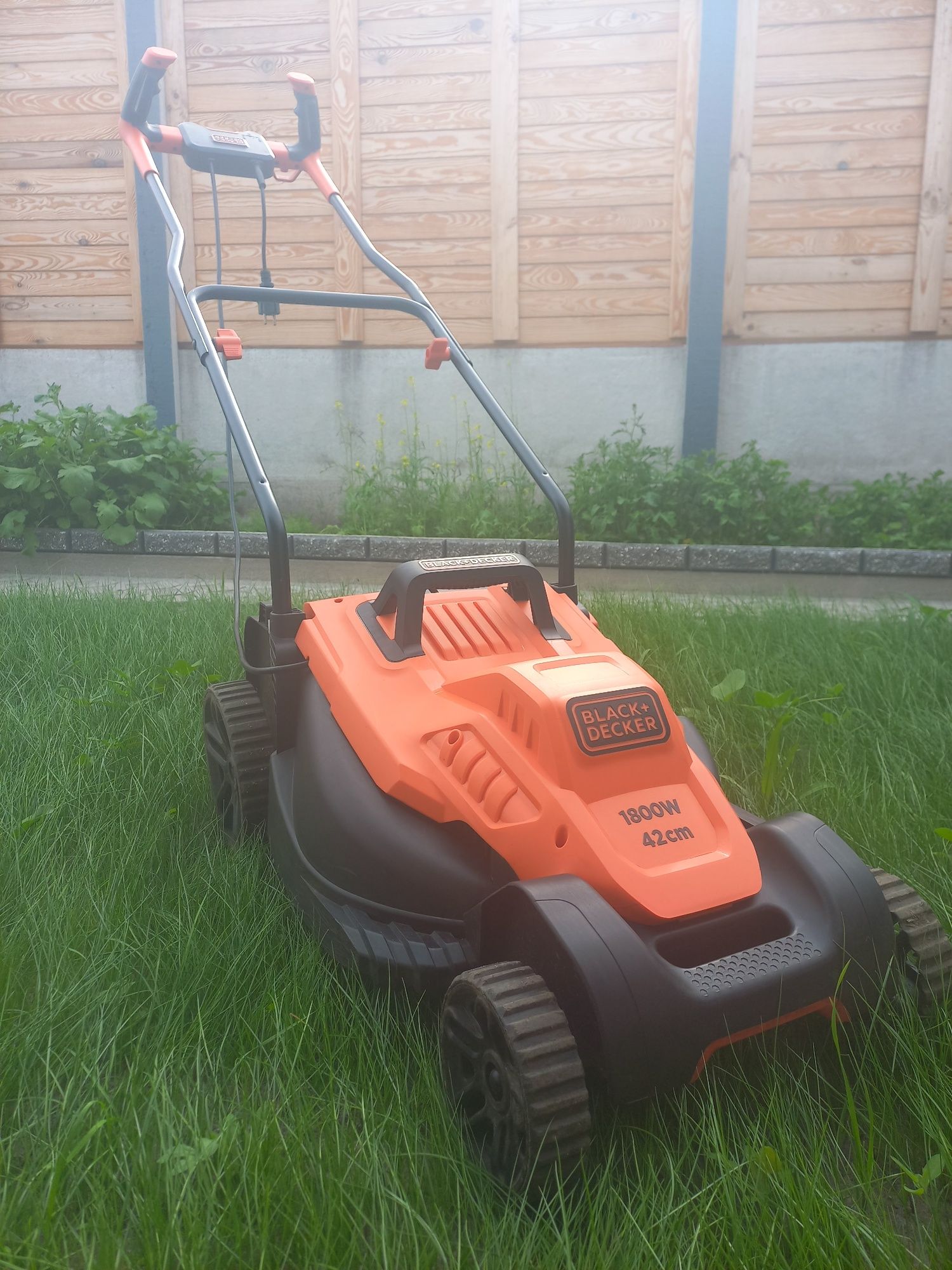 газонокосилка blek deker 1800w 42 см BEMW481BH