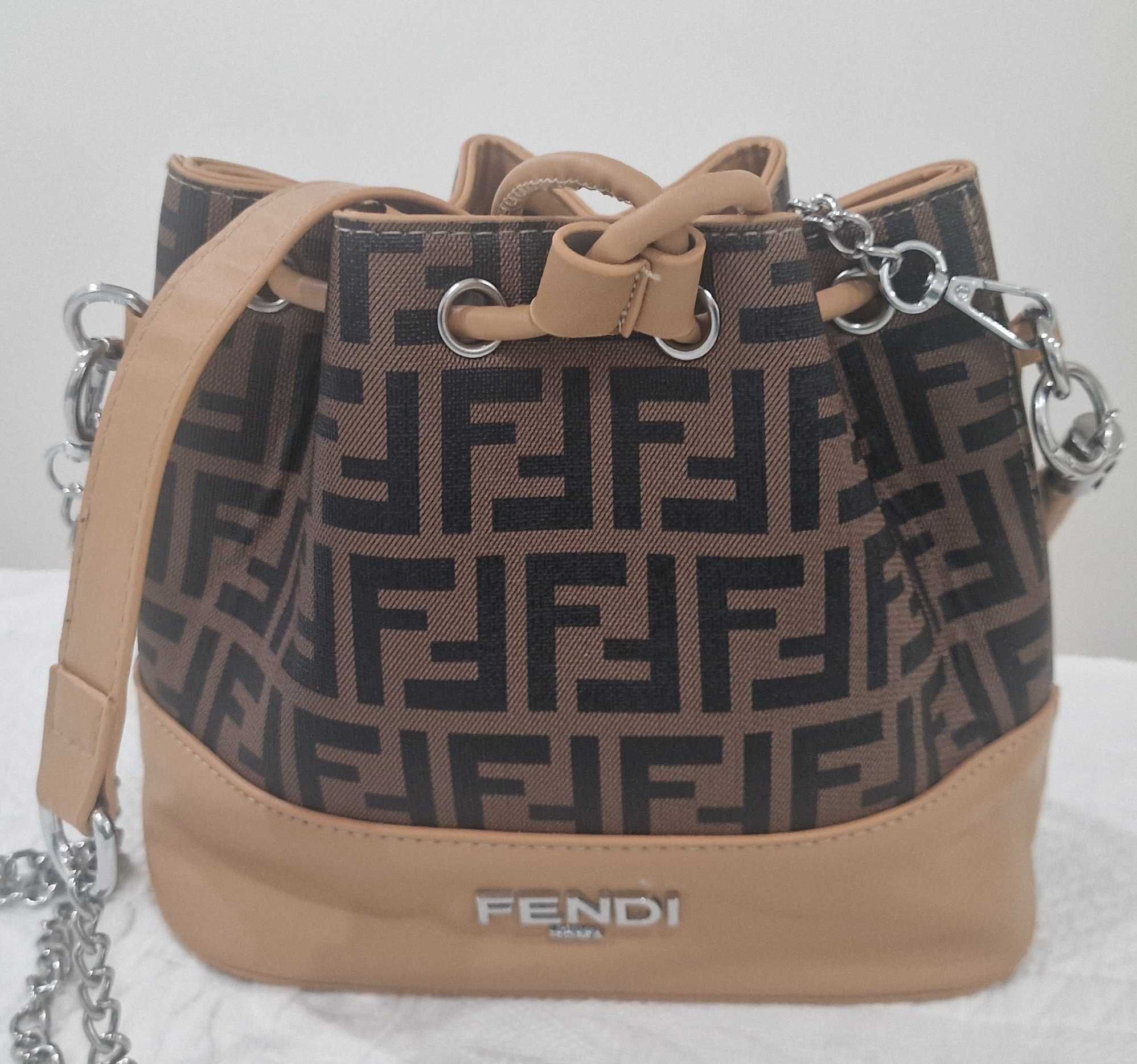 Mala Fendi bege e castanha