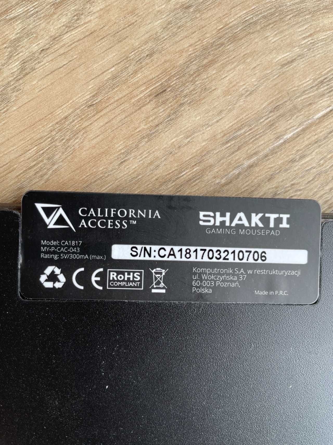 Podkładka RGB z ład. indukcyjną, California Access Shakti CA-1817