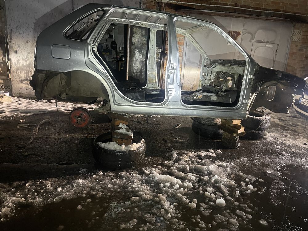 Кузов volkswagen pointer 2005р.