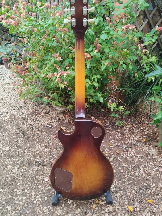 GIBSON Les Paul Standard-Deluxe Electric Guitar /Guitarra
 Model