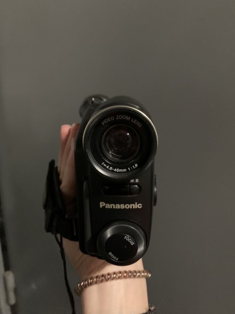 Продам видео камеру