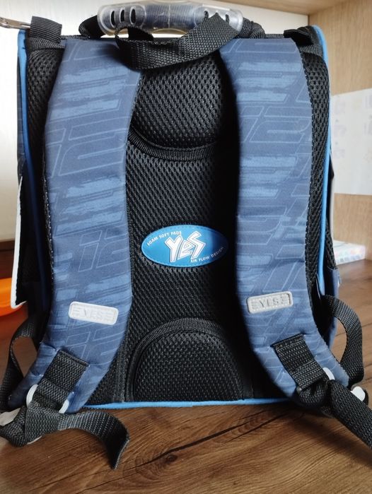 Продам портфель 1-3й клас